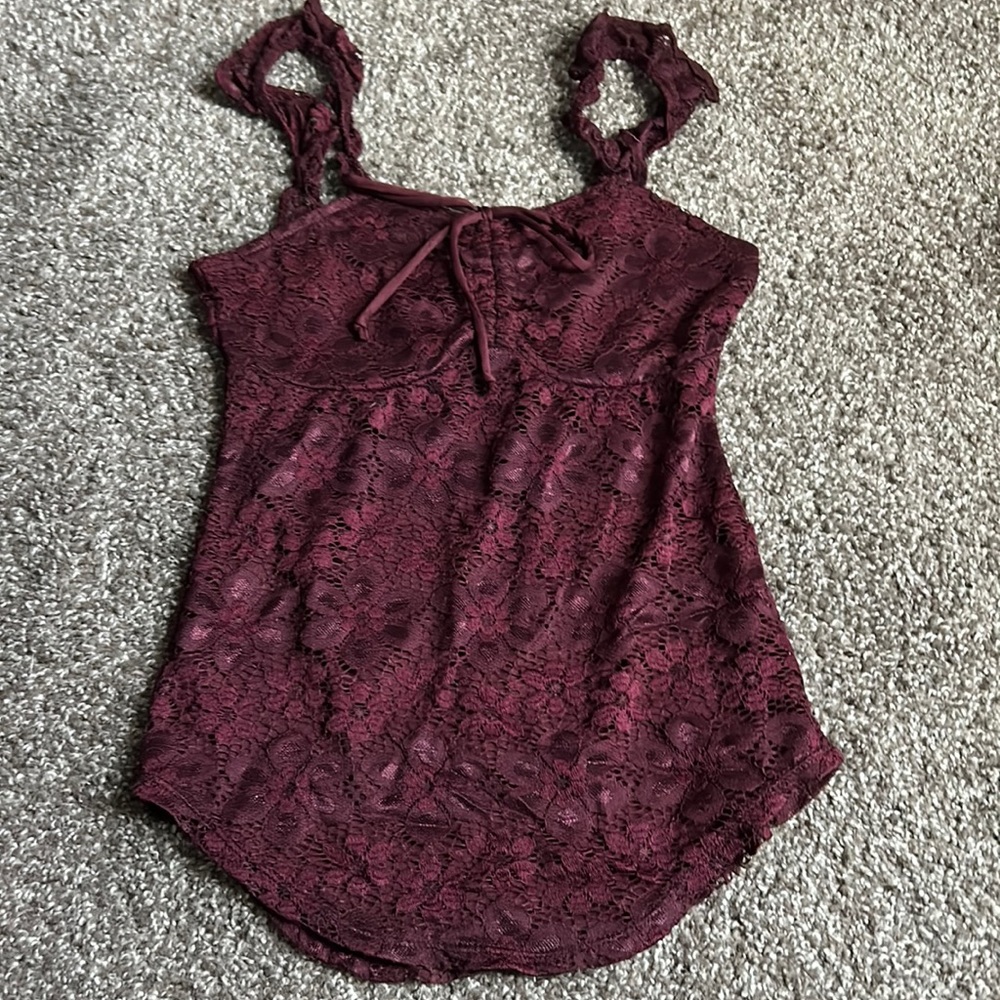 No Boundaries maroon/purple blouse